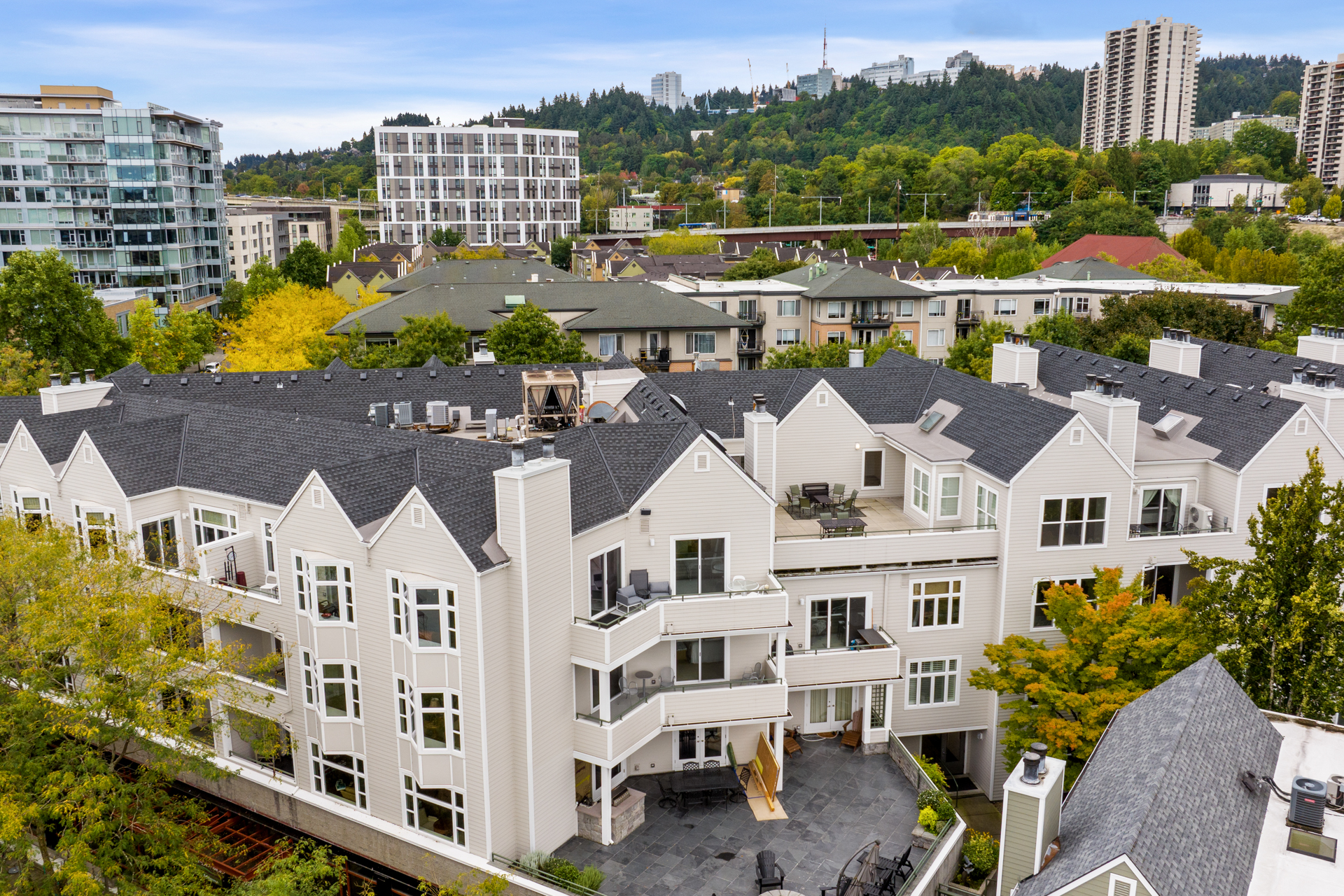 A condo style home representing what buyers typically find around 600 thousand dollars in the Portland area
