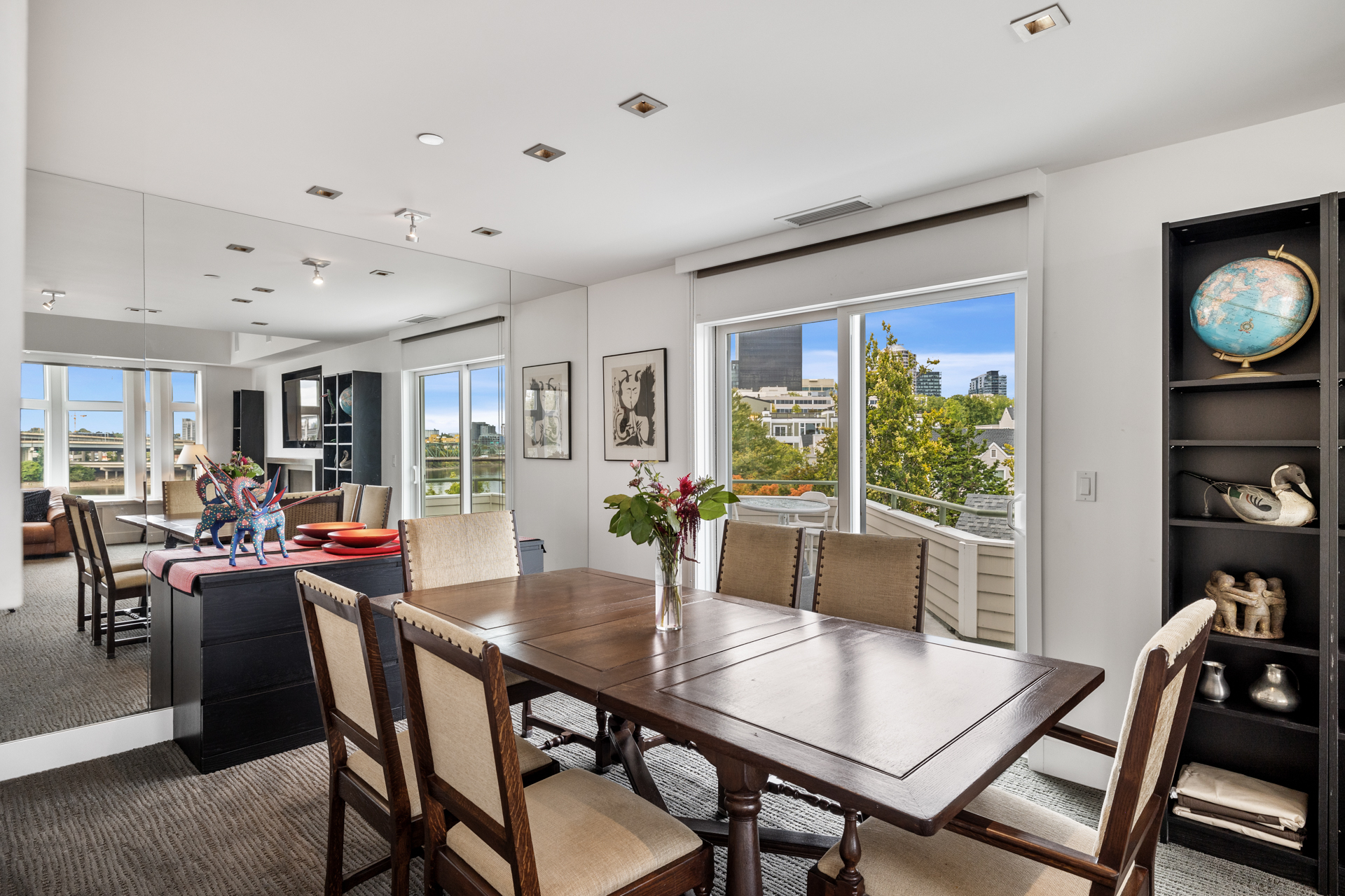 Riverfront Elegance: SW Luxury Penthouse | $1,050,000 - Dill Ward Real ... - Portland Oregon Luxury Penthouse Living