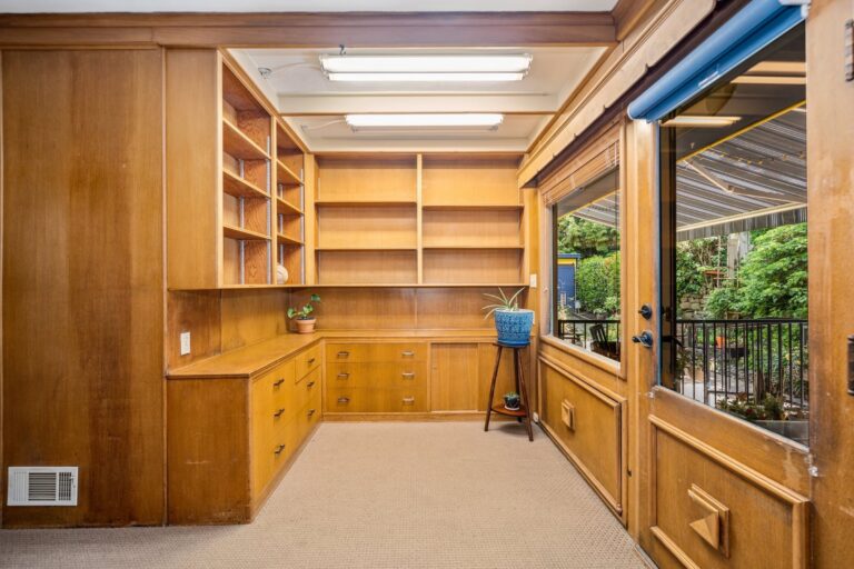 660 SW Evans St, Portland, OR 97219, photo 6