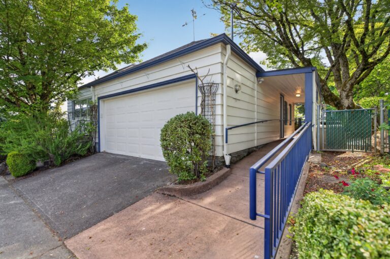 660 SW Evans St, Portland, OR 97219, photo 8