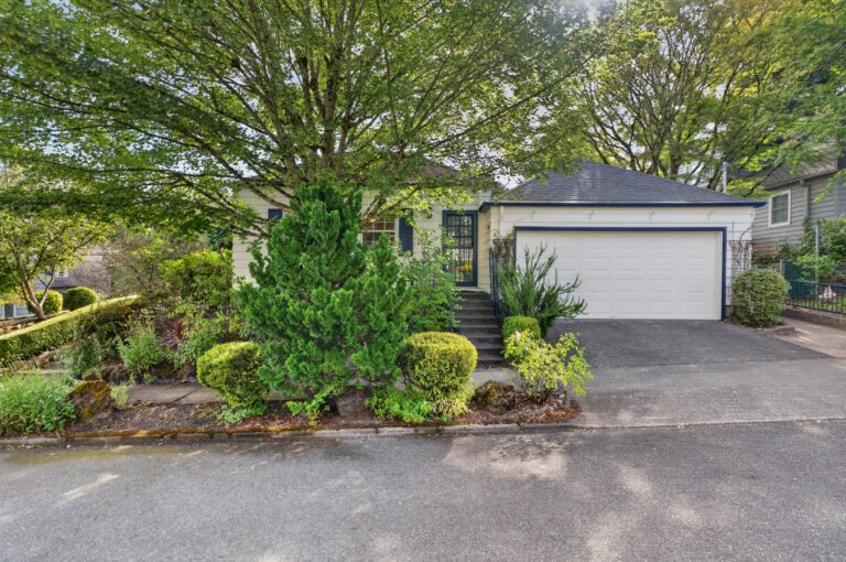 660 SW Evans St, Portland, OR 97219, photo 9