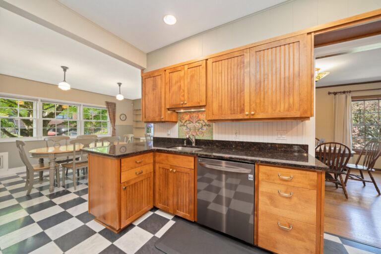 660 SW Evans St, Portland, OR 97219, photo 14