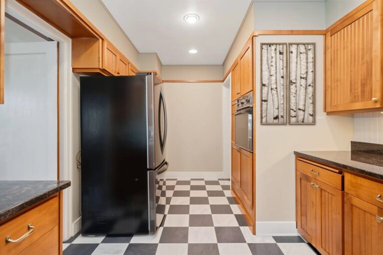 660 SW Evans St, Portland, OR 97219, photo 15