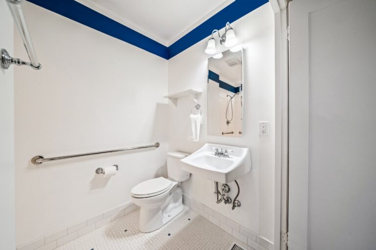 660 SW Evans St, Portland, OR 97219, photo 20