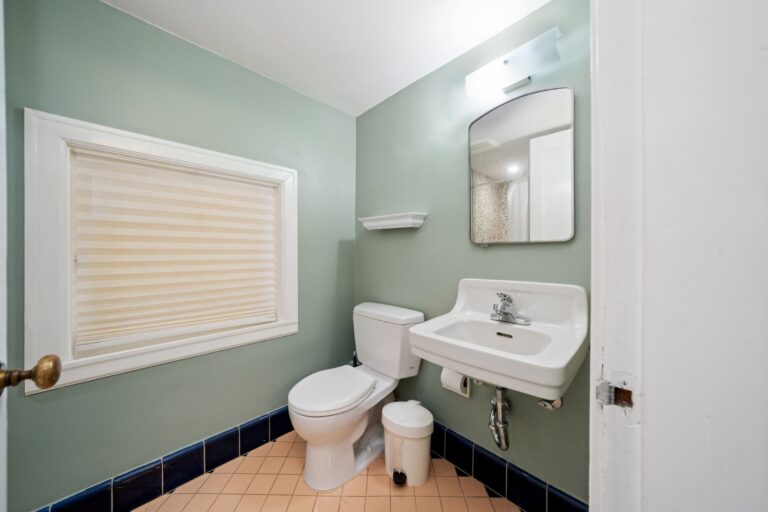 660 SW Evans St, Portland, OR 97219, photo 29