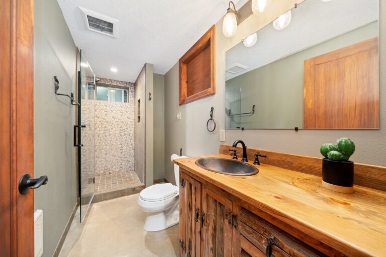 660 SW Evans St, Portland, OR 97219, photo 33