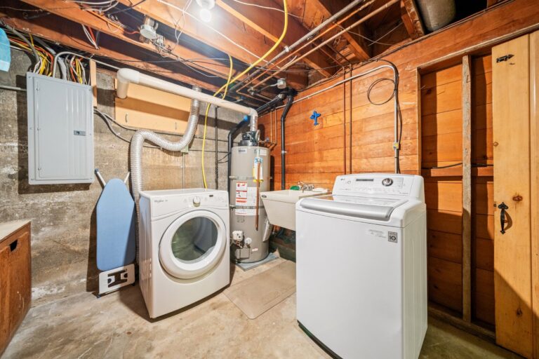 660 SW Evans St, Portland, OR 97219, photo 36