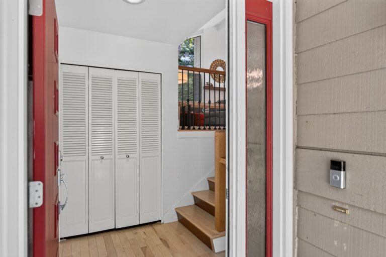 9925 SW Quail Post Rd, Portland, OR 97219, photo 6