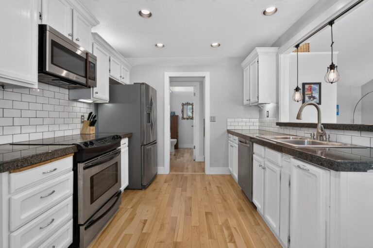 9925 SW Quail Post Rd, Portland, OR 97219, photo 19