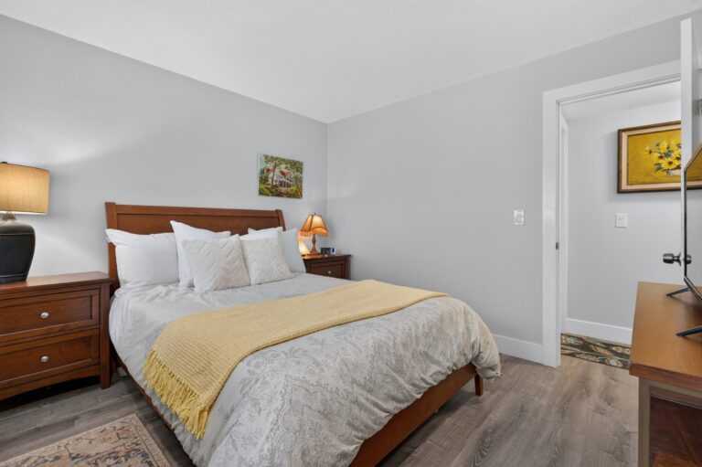 9925 SW Quail Post Rd, Portland, OR 97219, photo 41