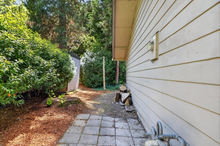 9925 SW Quail Post Rd, Portland, OR 97219, photo 47