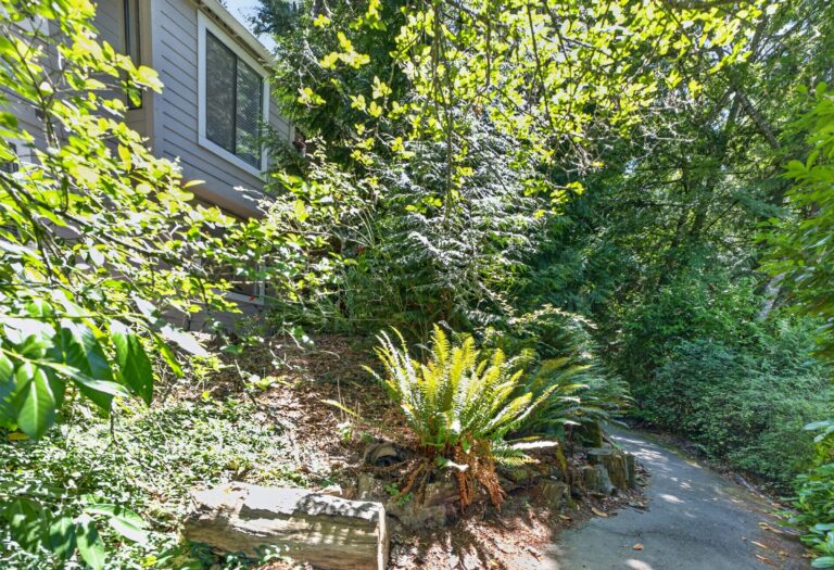 9925 SW Quail Post Rd, Portland, OR 97219, photo 58
