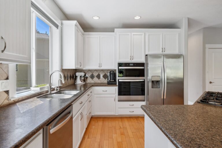7540 SW Becky Ct, Beaverton, OR 97007, photo 10